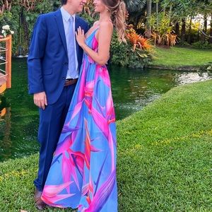 Open back floral maxi dress. Super cute looking,  breathable material.